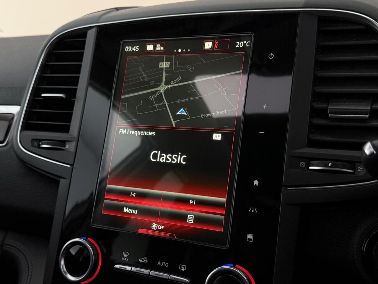 Renault Koleos thumbnail Infotainment System