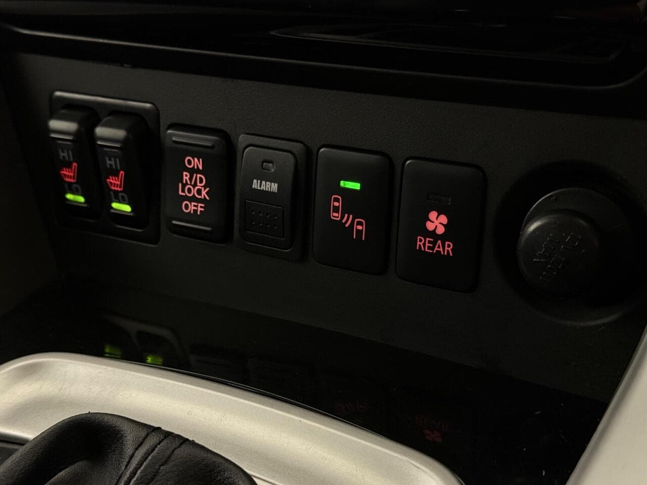 Mitsubishi Shogun Sport thumbnail Misc Controls