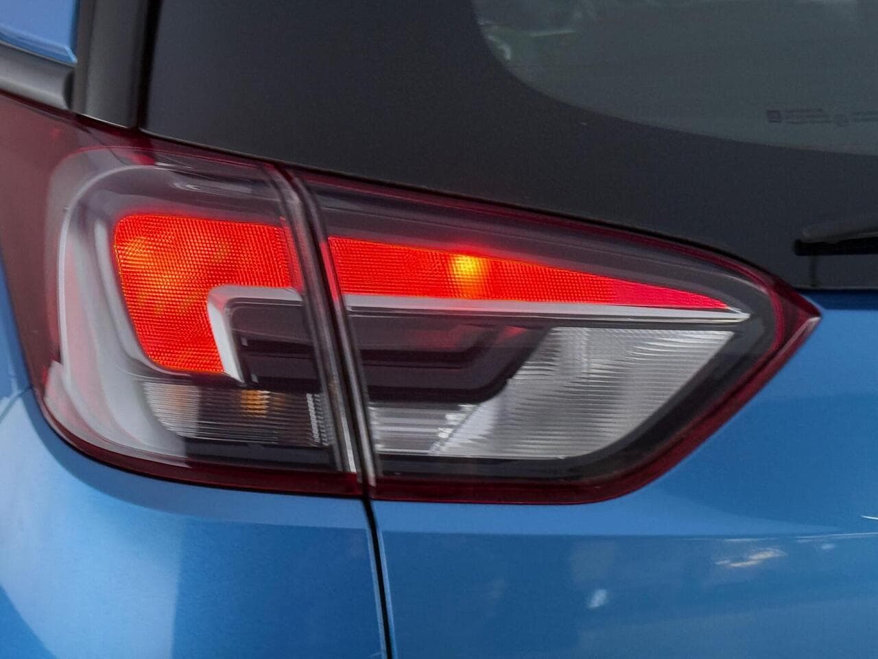 Vauxhall Crossland X thumbnail Lights Rear