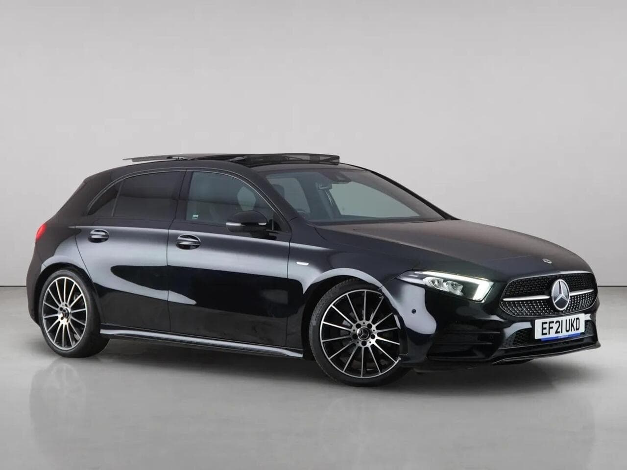 Mercedes-Benz A Class - Mercedes-Benz A Class 2.0 A200d Exclusive Edition Hatchback 5dr Diesel 8G-DCT Euro 6 (s/s) (150 ps)