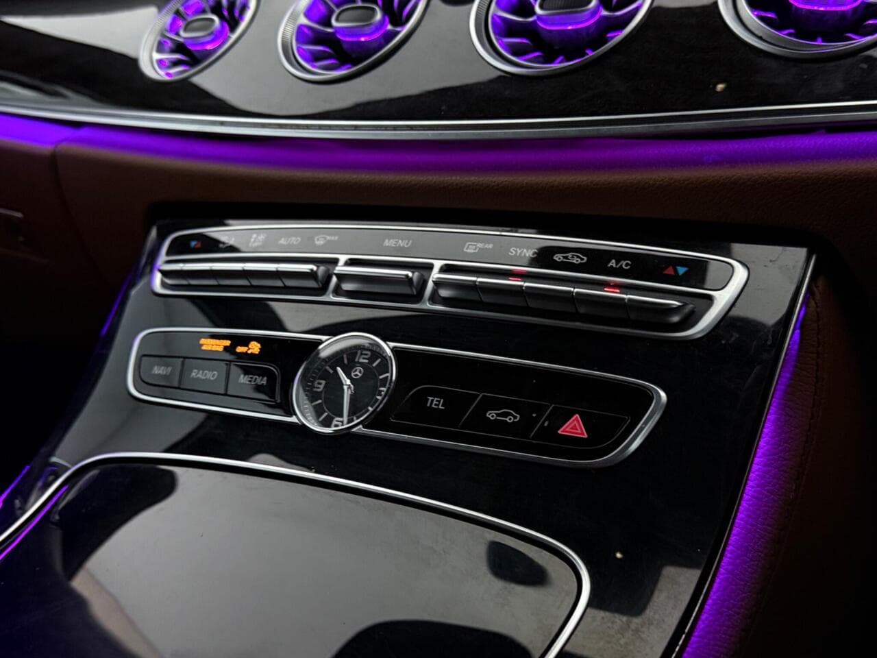 Mercedes-Benz E Class thumbnail Misc Controls