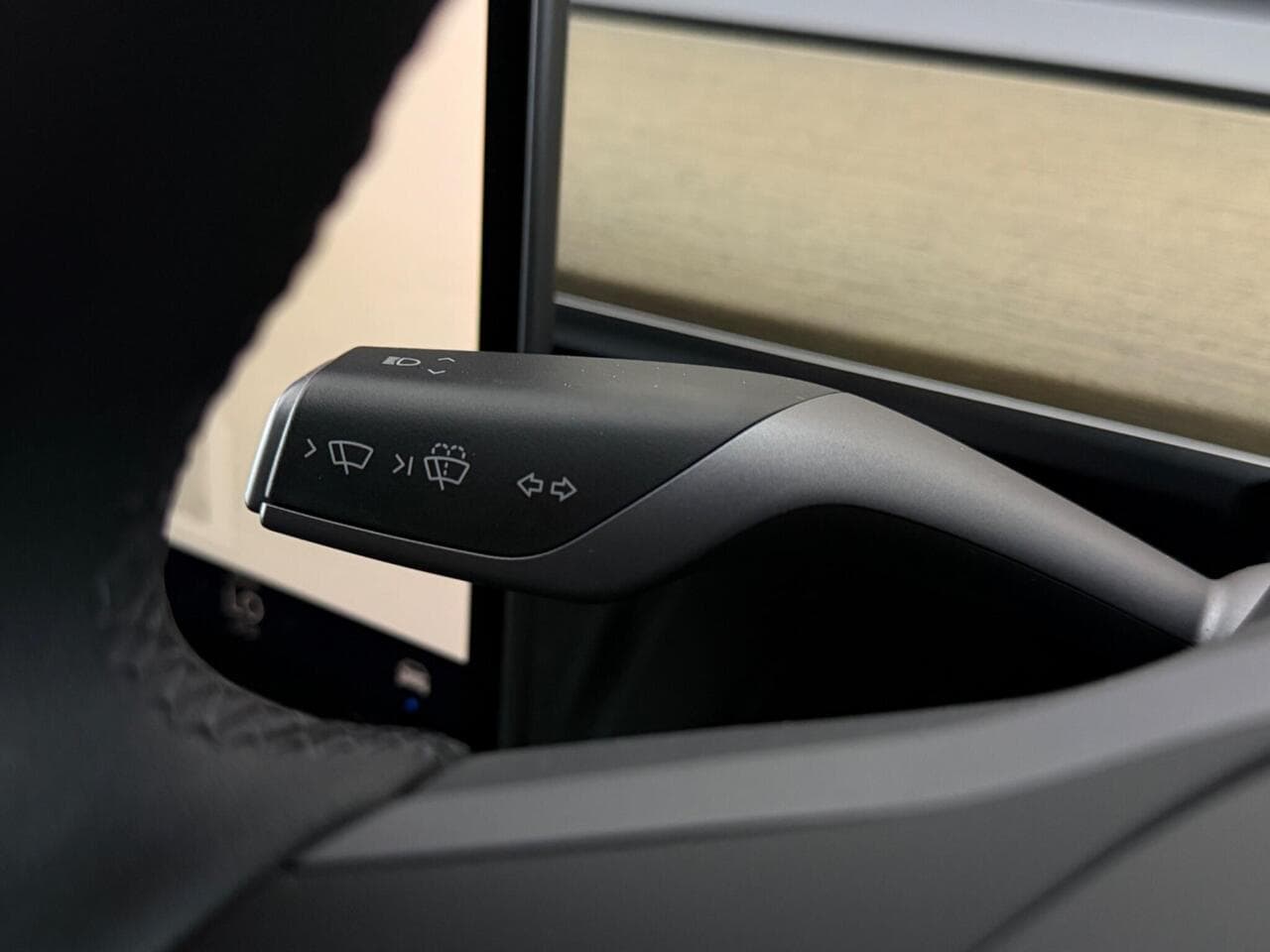 Tesla Model Y thumbnail Misc Controls
