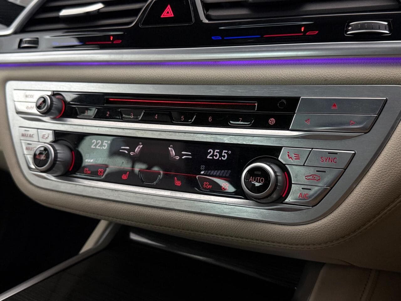 BMW 7 Series thumbnail Infotainment System