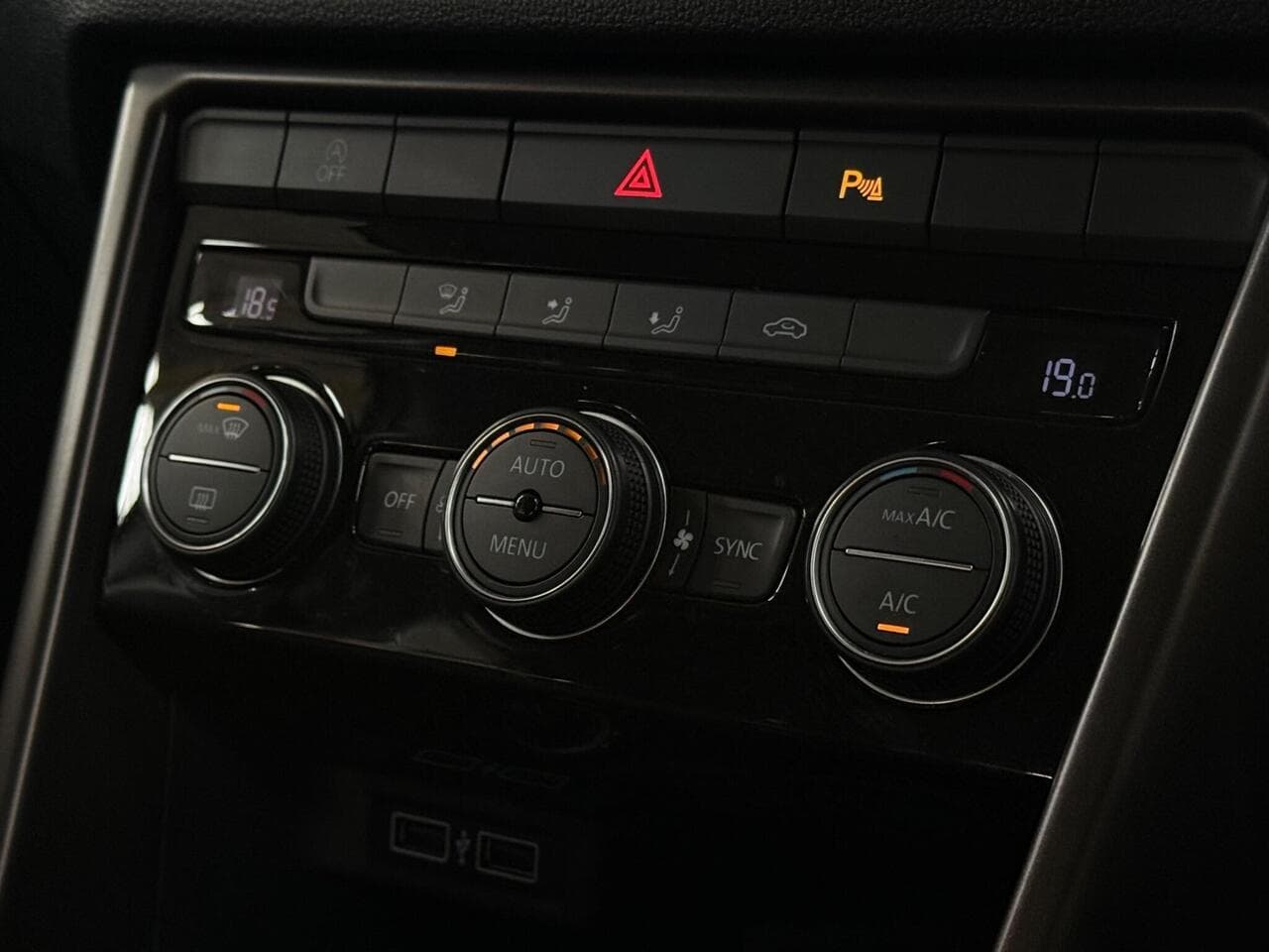 Volkswagen T-Roc thumbnail Misc Controls
