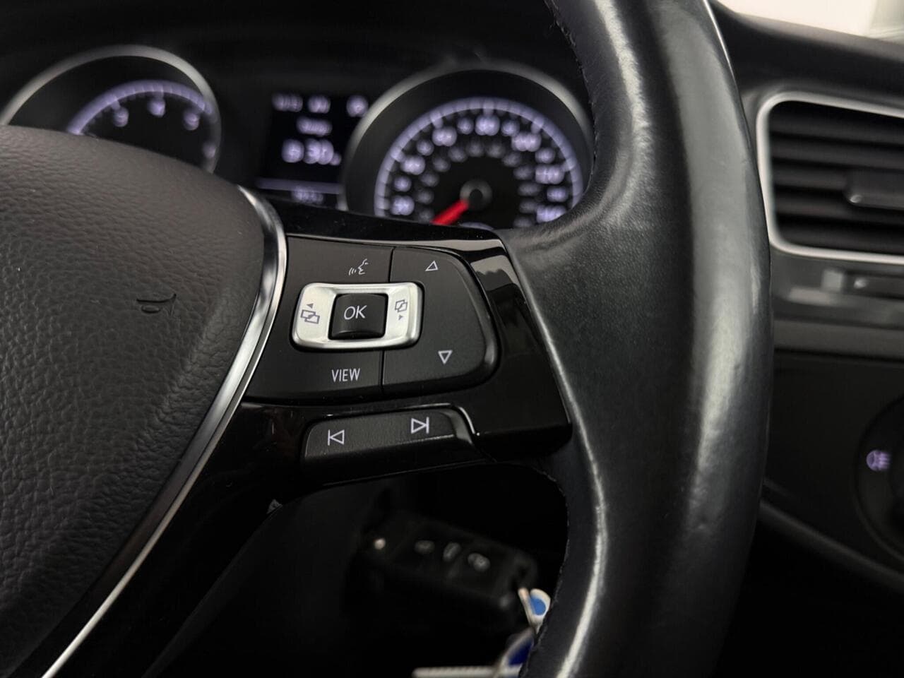 Volkswagen Golf thumbnail Misc Controls