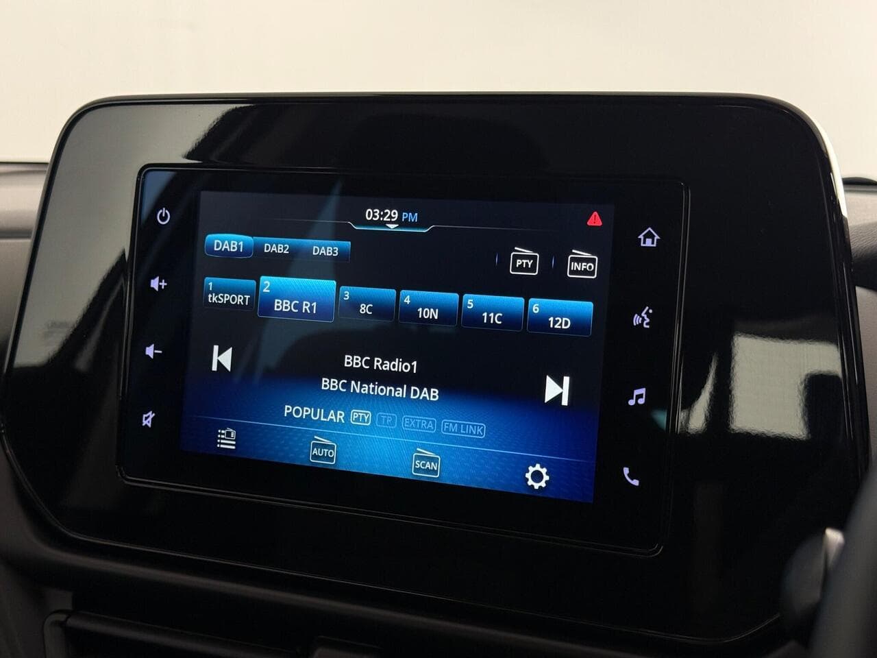 Suzuki S-Cross thumbnail Infotainment System