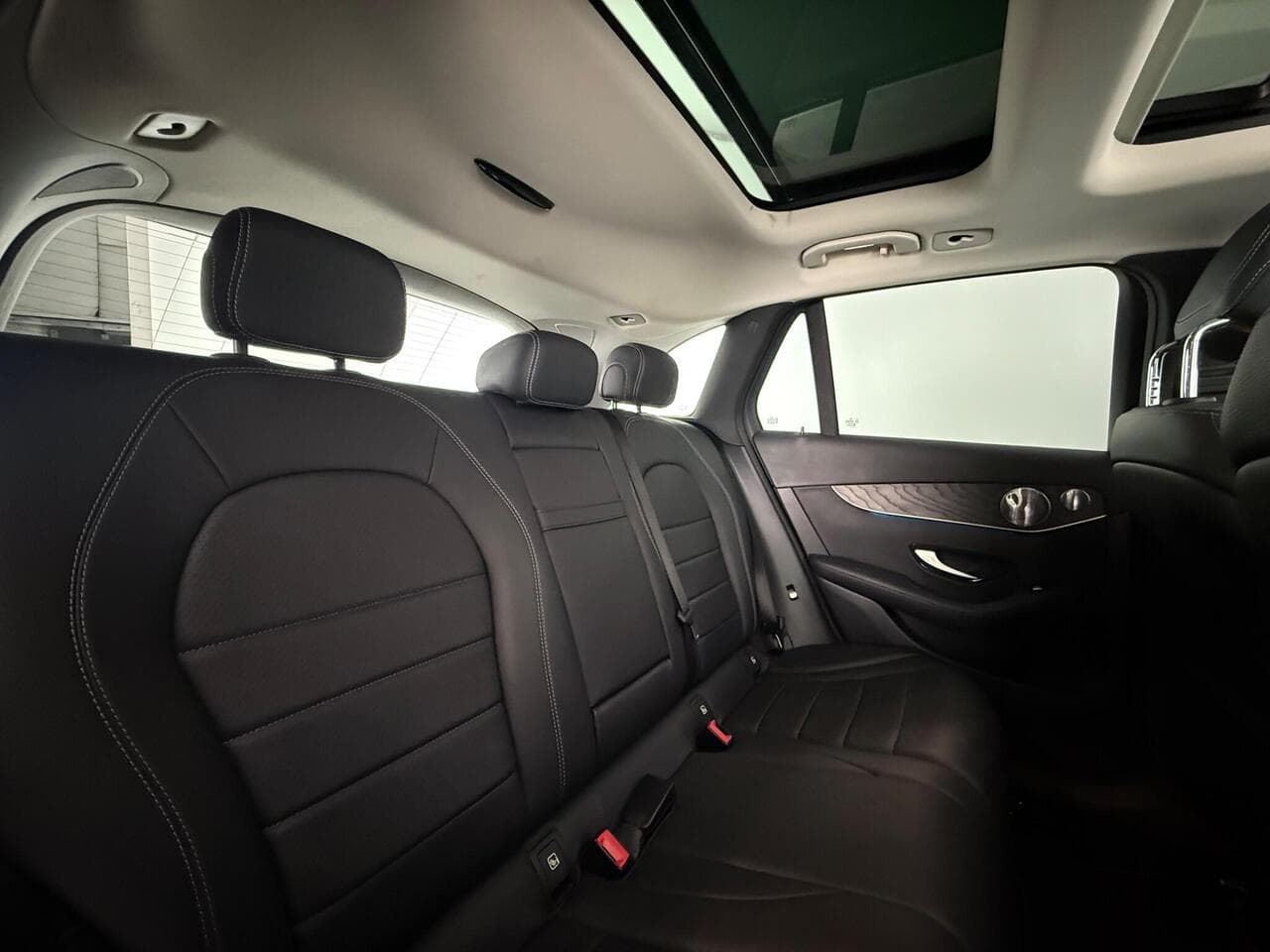 Mercedes-Benz GLC thumbnail Seats Rear