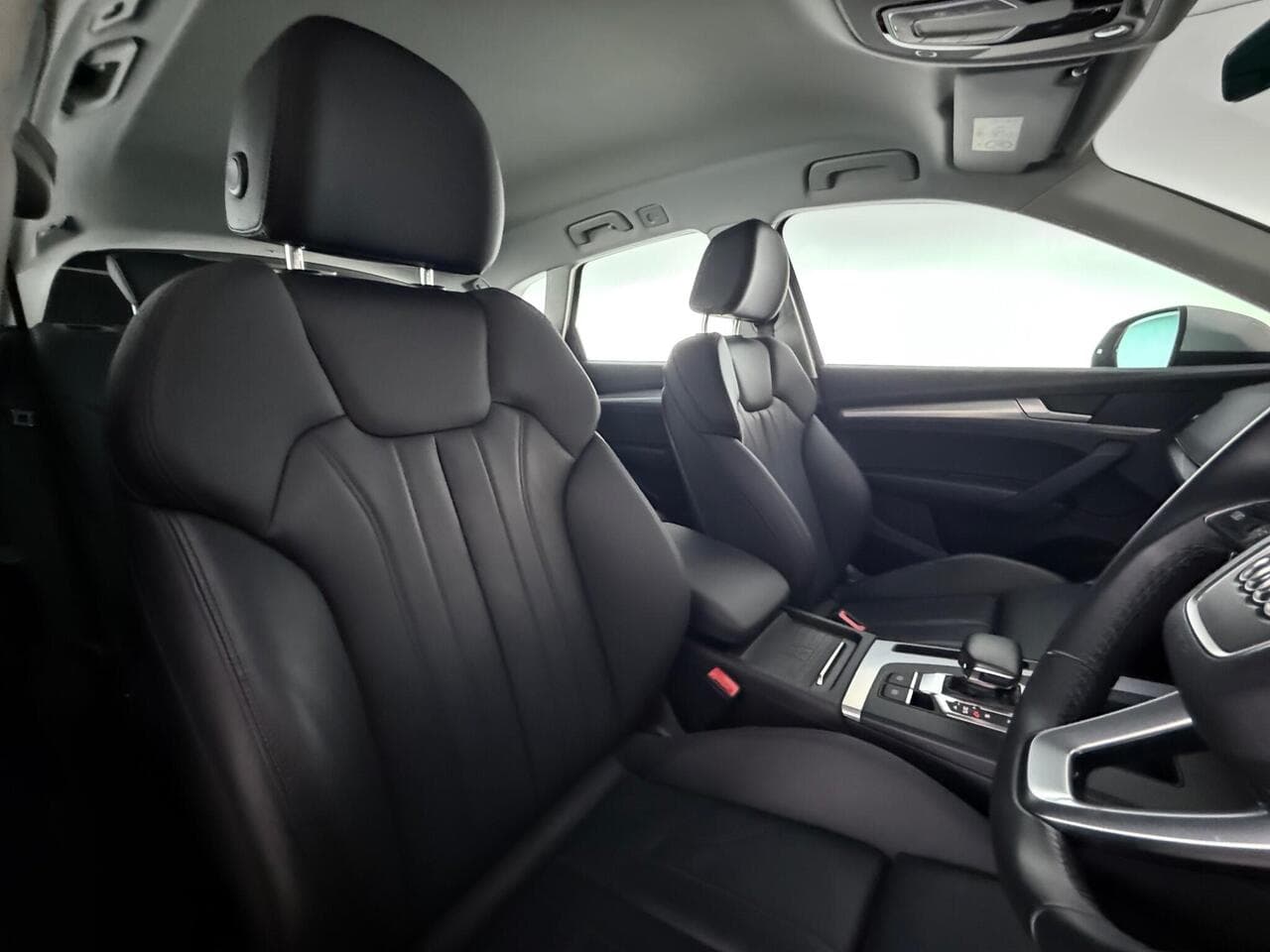 Audi Q5 thumbnail Seat Driver