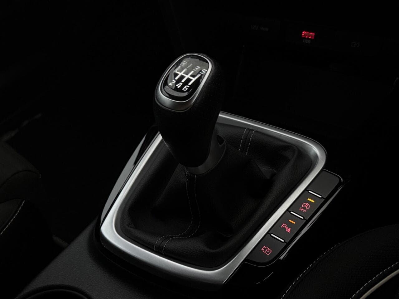 Kia Ceed thumbnail Interior Front