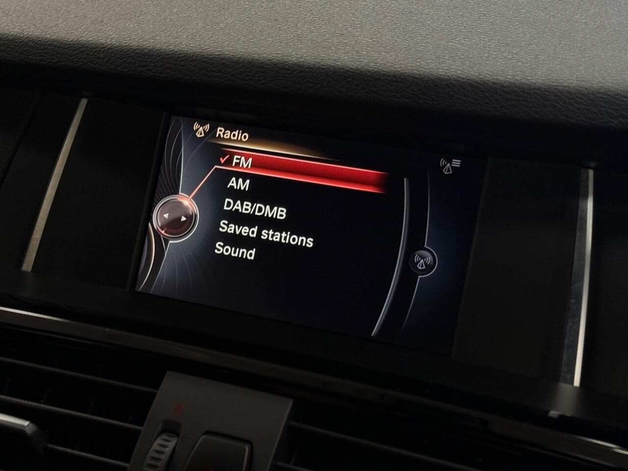 BMW X3 thumbnail Infotainment System
