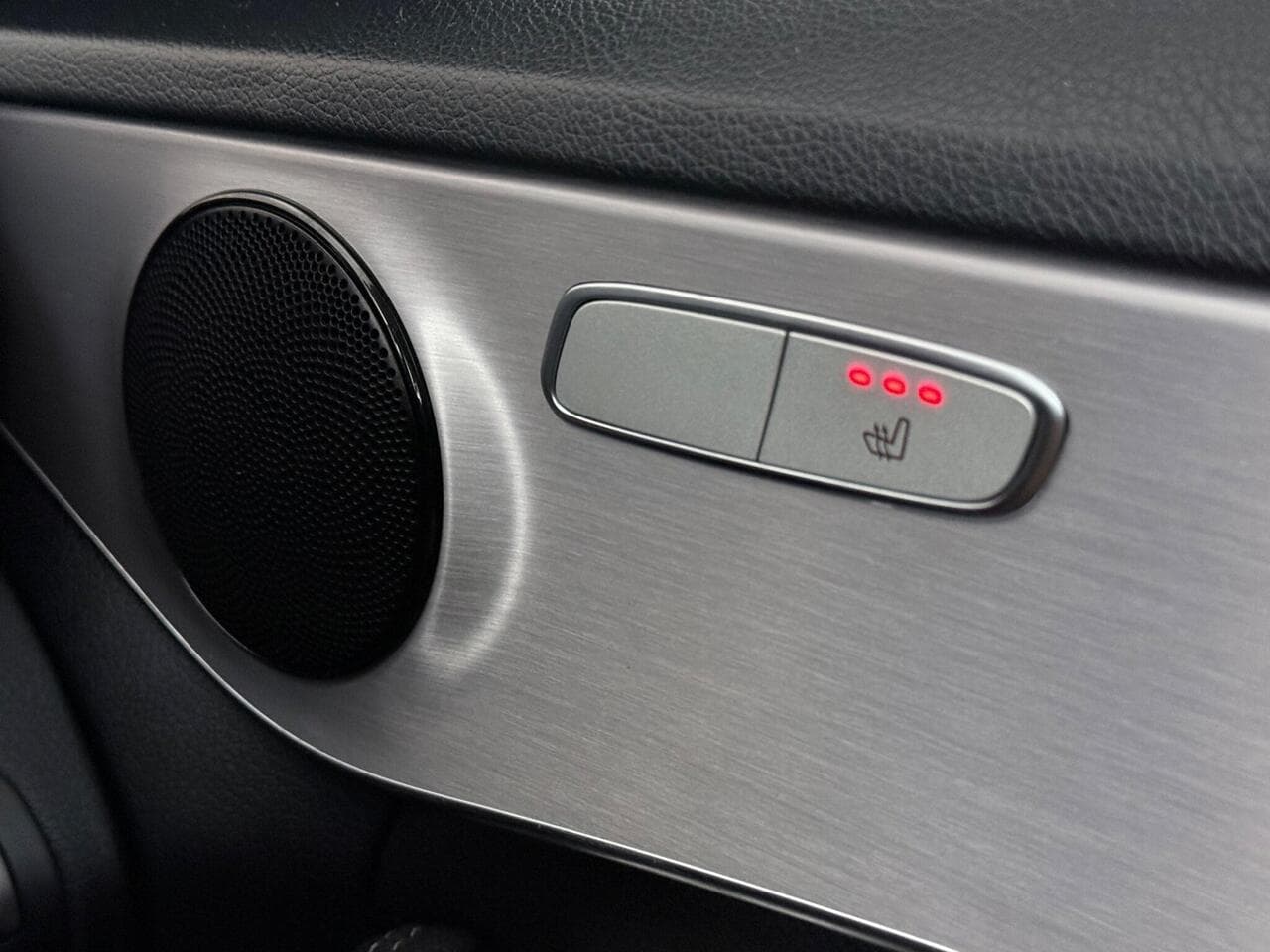 Mercedes-Benz C Class thumbnail Misc Controls