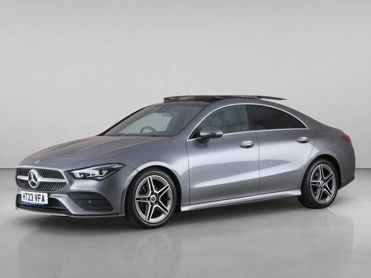 Mercedes-Benz CLA thumbnail Front Left