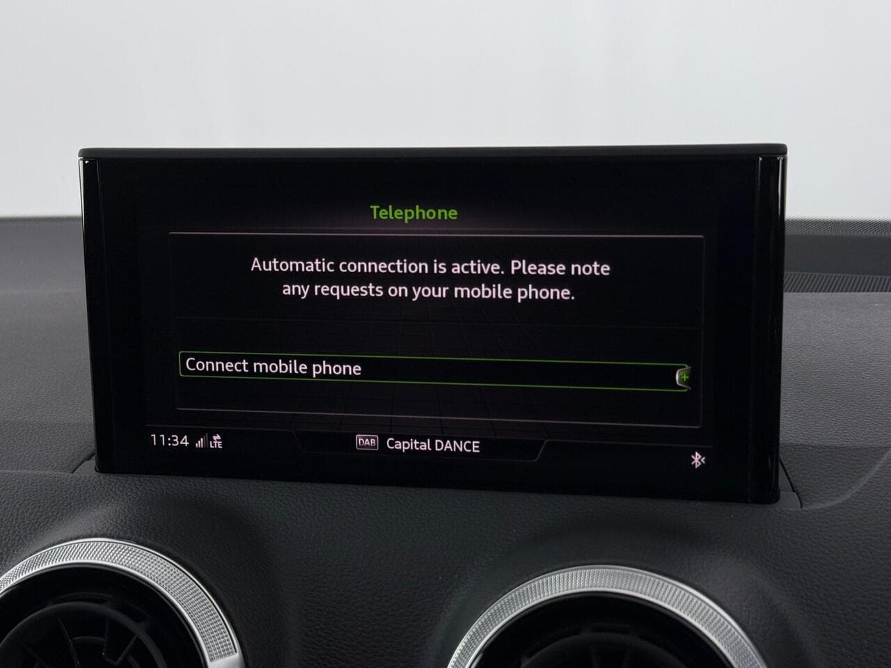Audi Q2 thumbnail Infotainment System