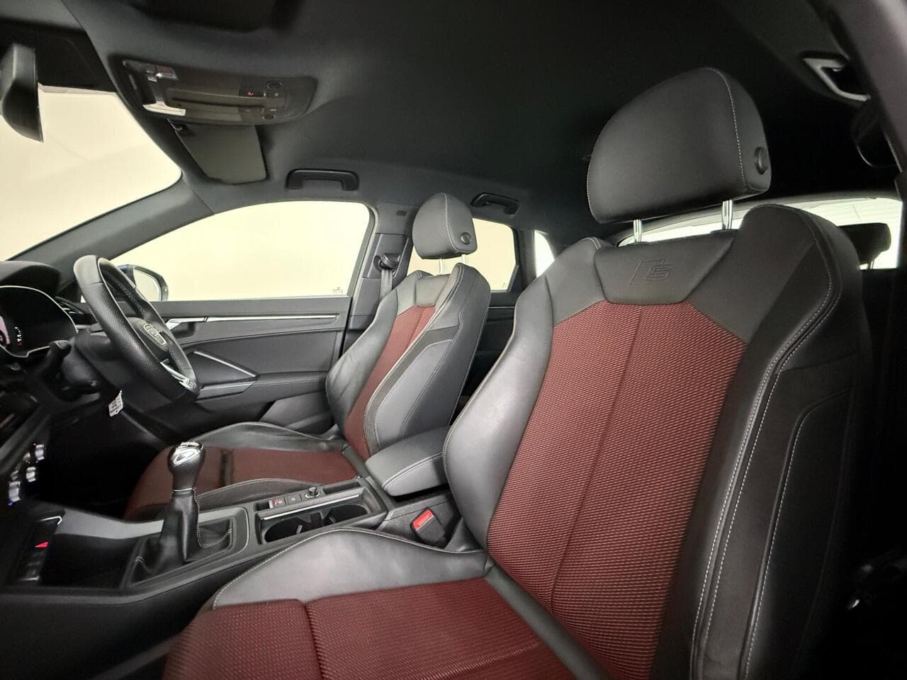 Audi Q3 thumbnail Seat Front Passenger