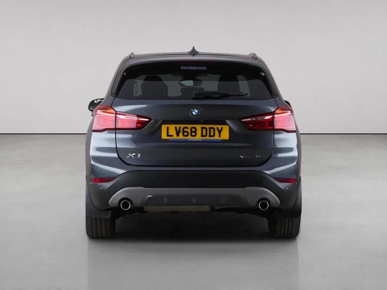 BMW X1 thumbnail Rear