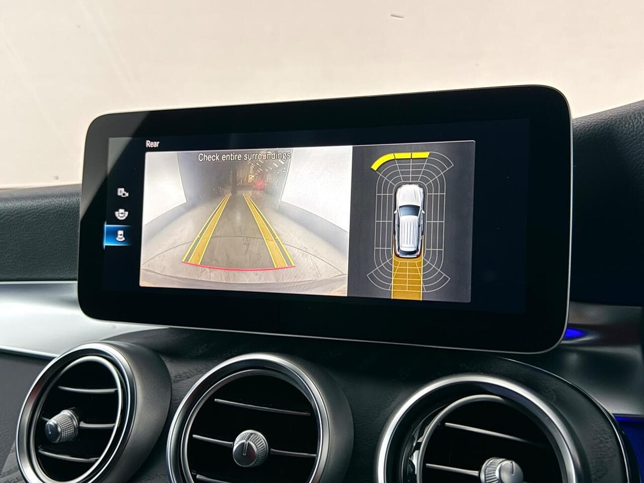 Mercedes-Benz GLC thumbnail Infotainment System