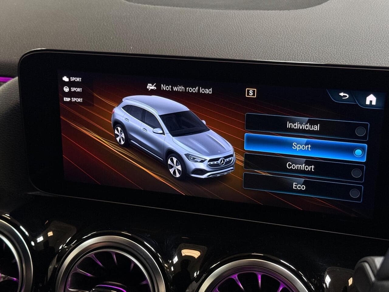 Mercedes-Benz GLA thumbnail Infotainment System