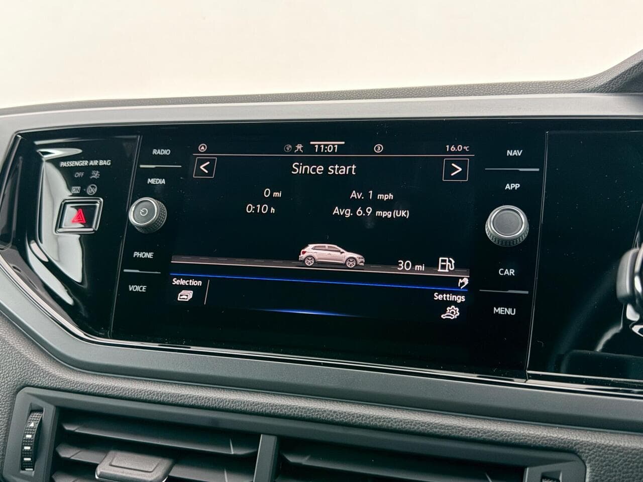 Volkswagen Polo thumbnail Infotainment System