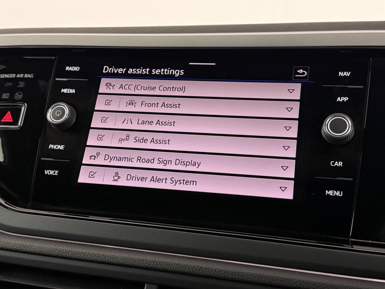 Volkswagen Taigo thumbnail Infotainment System