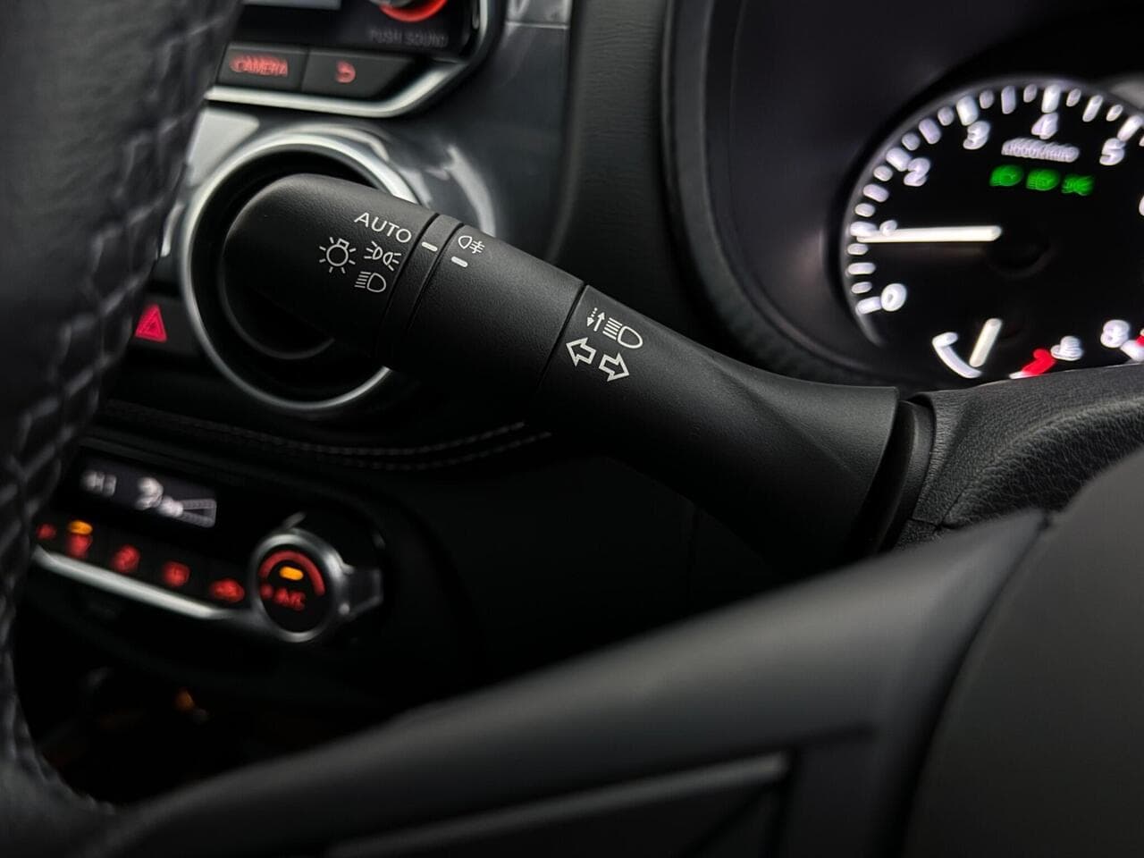 Nissan Juke thumbnail Misc Controls