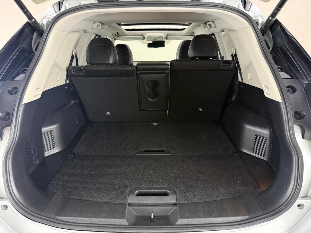 Nissan X-Trail thumbnail Boot