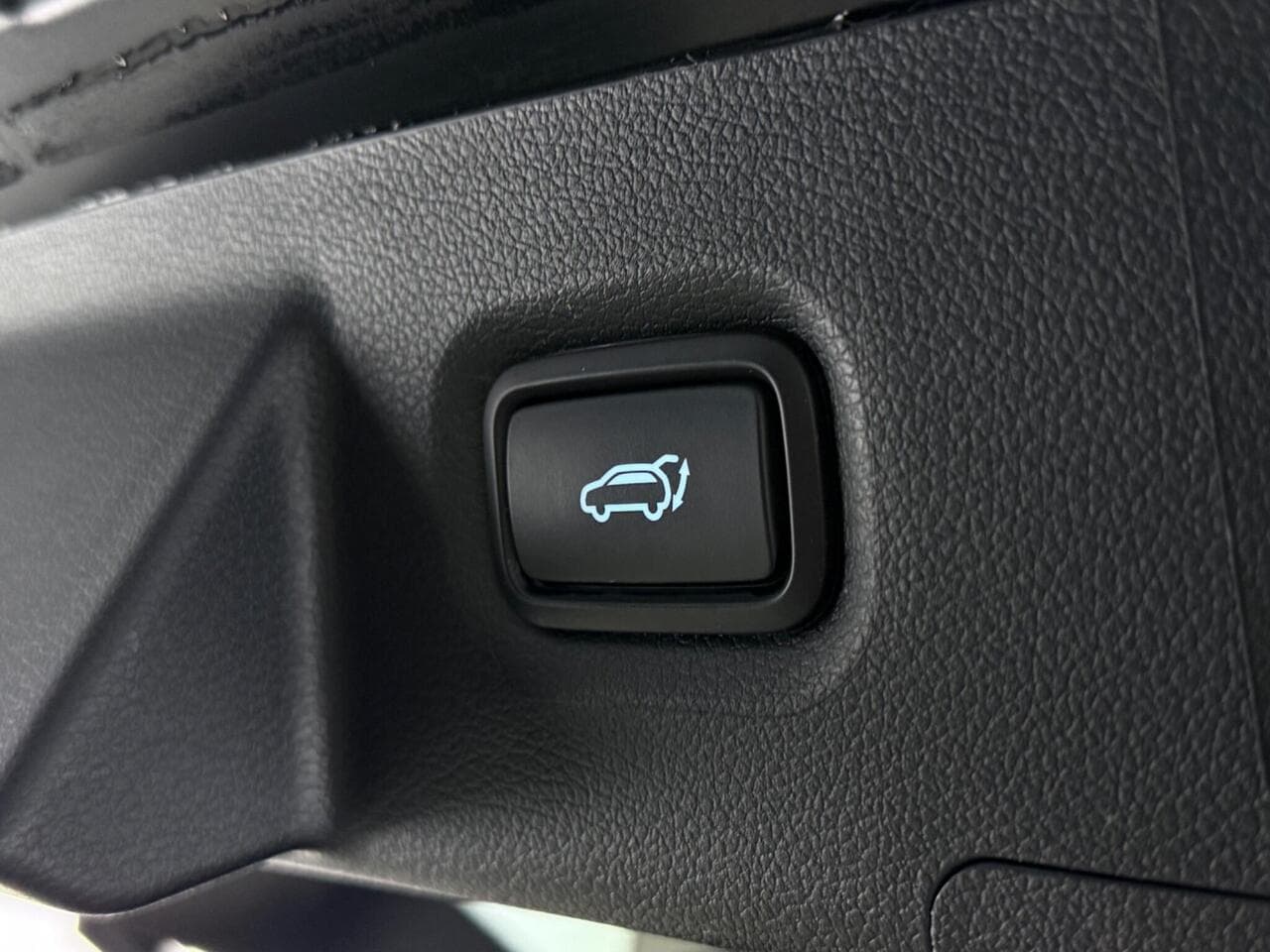 Hyundai Santa Fe thumbnail Misc Controls