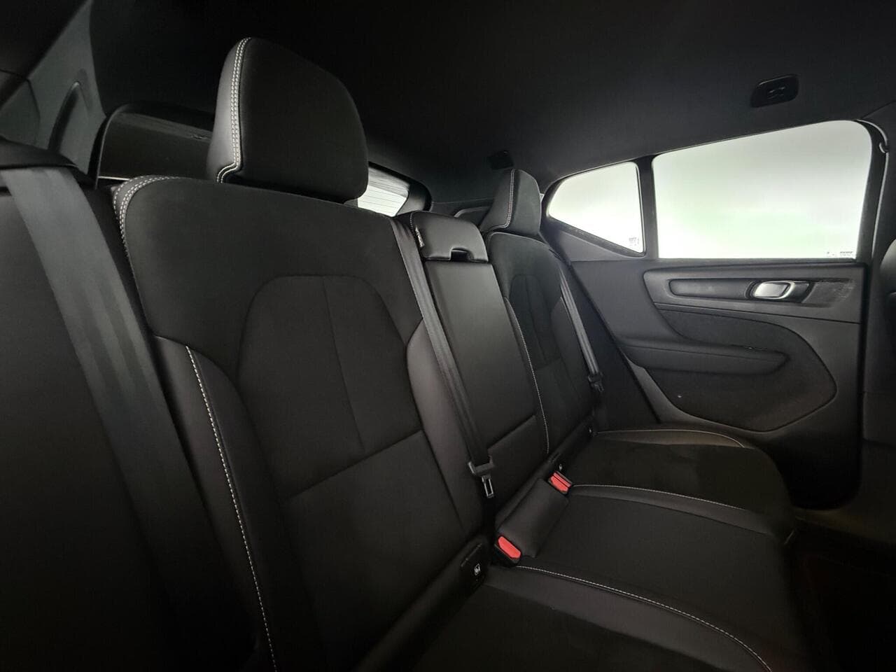 Volvo XC40 thumbnail Seats Rear