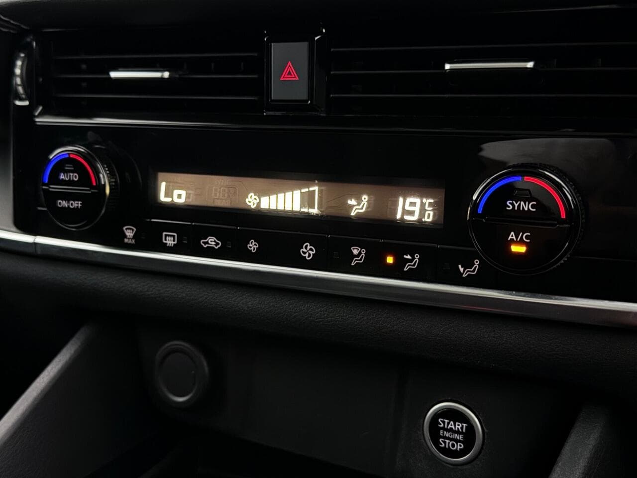 Nissan Qashqai thumbnail Infotainment System