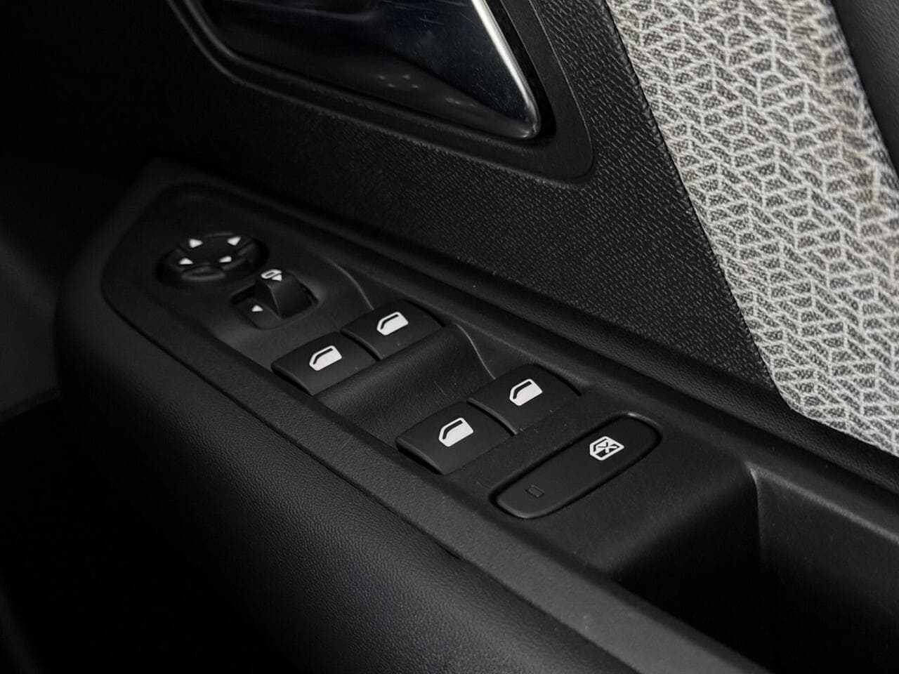 Citroen C4 thumbnail Misc Controls