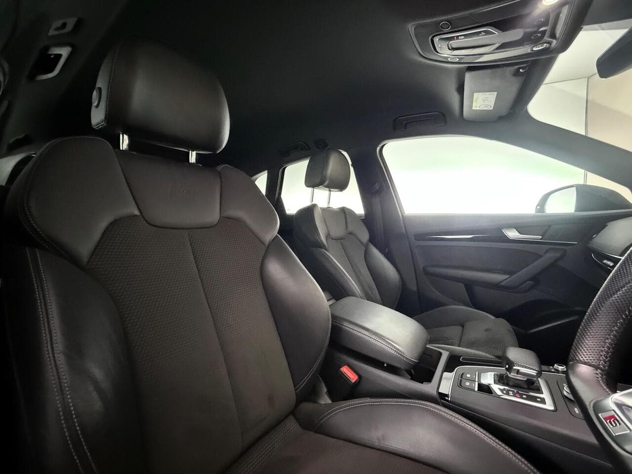 Audi Q5 thumbnail Seat Driver