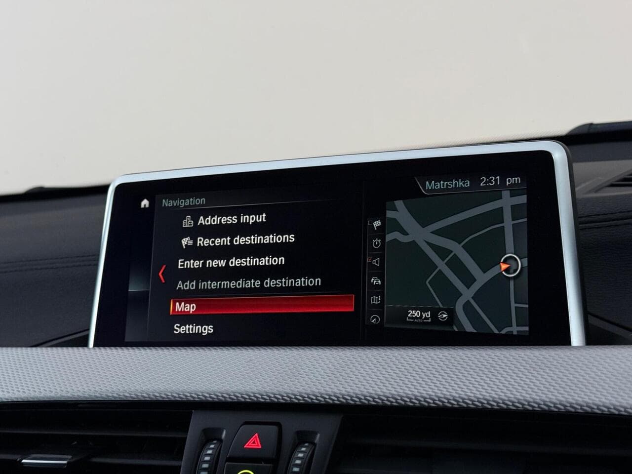 BMW X1 thumbnail Infotainment System