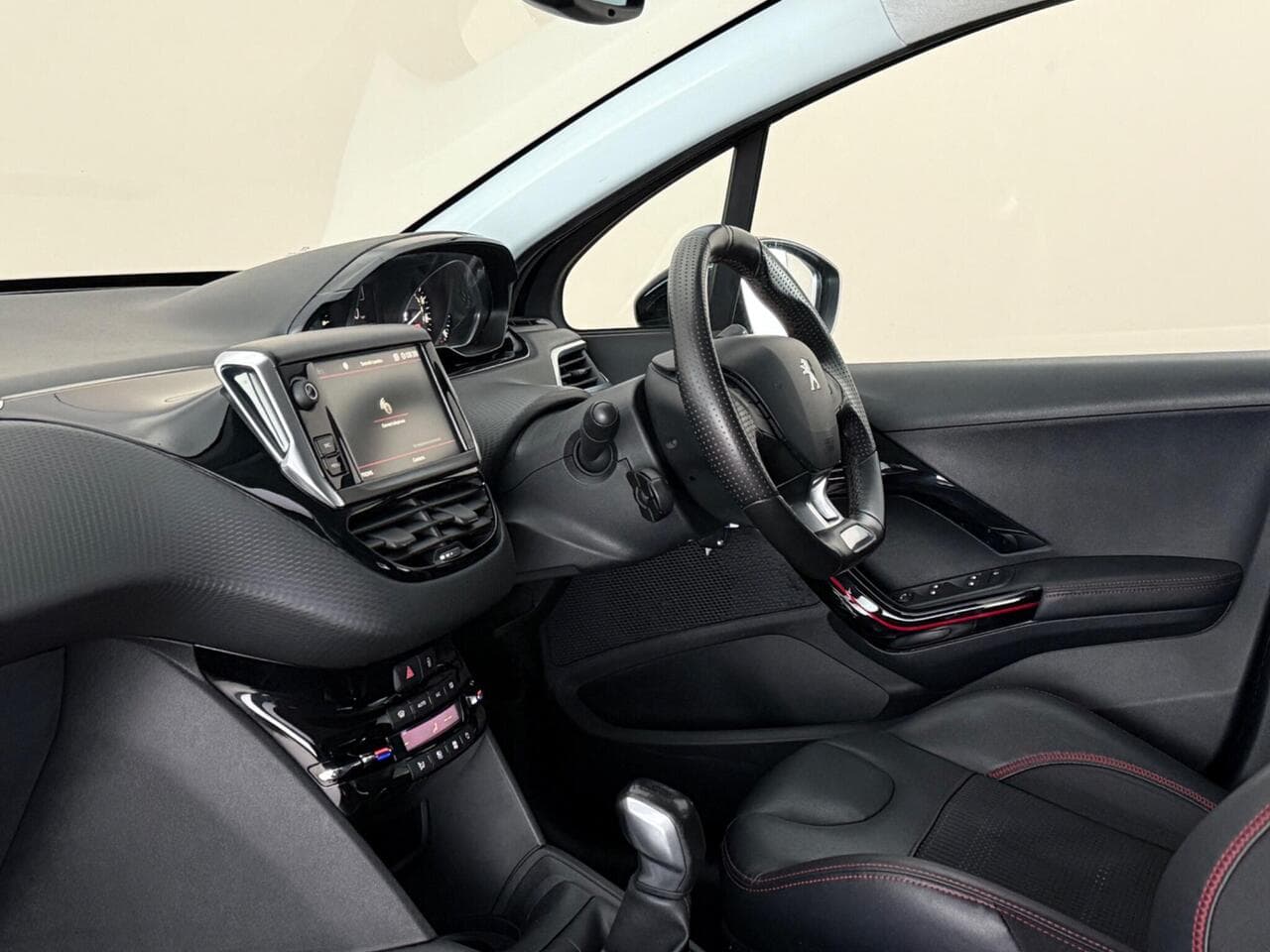Peugeot 208 thumbnail Interior Front