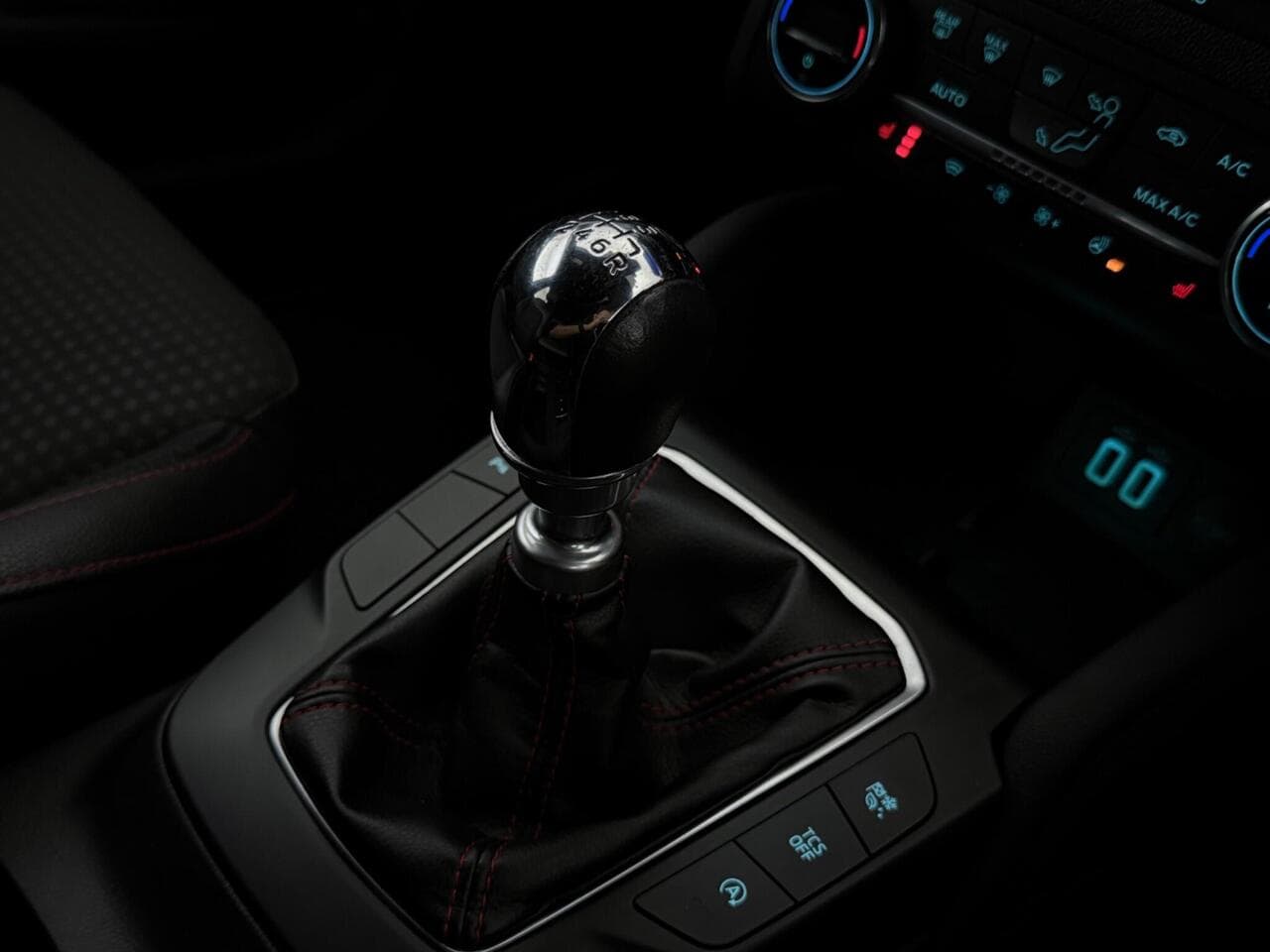 Ford Focus thumbnail Interior Front