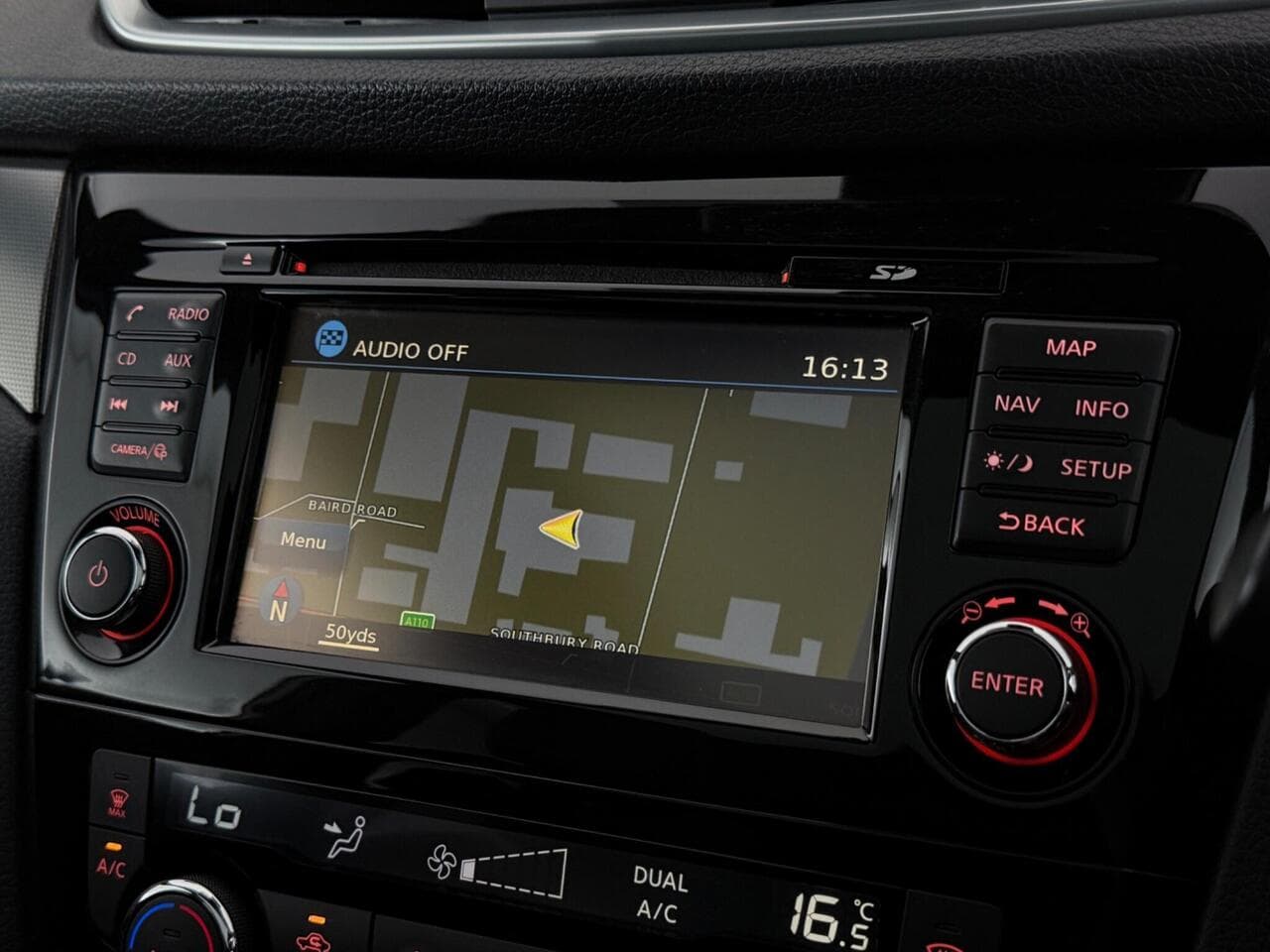 Nissan Qashqai thumbnail Infotainment System
