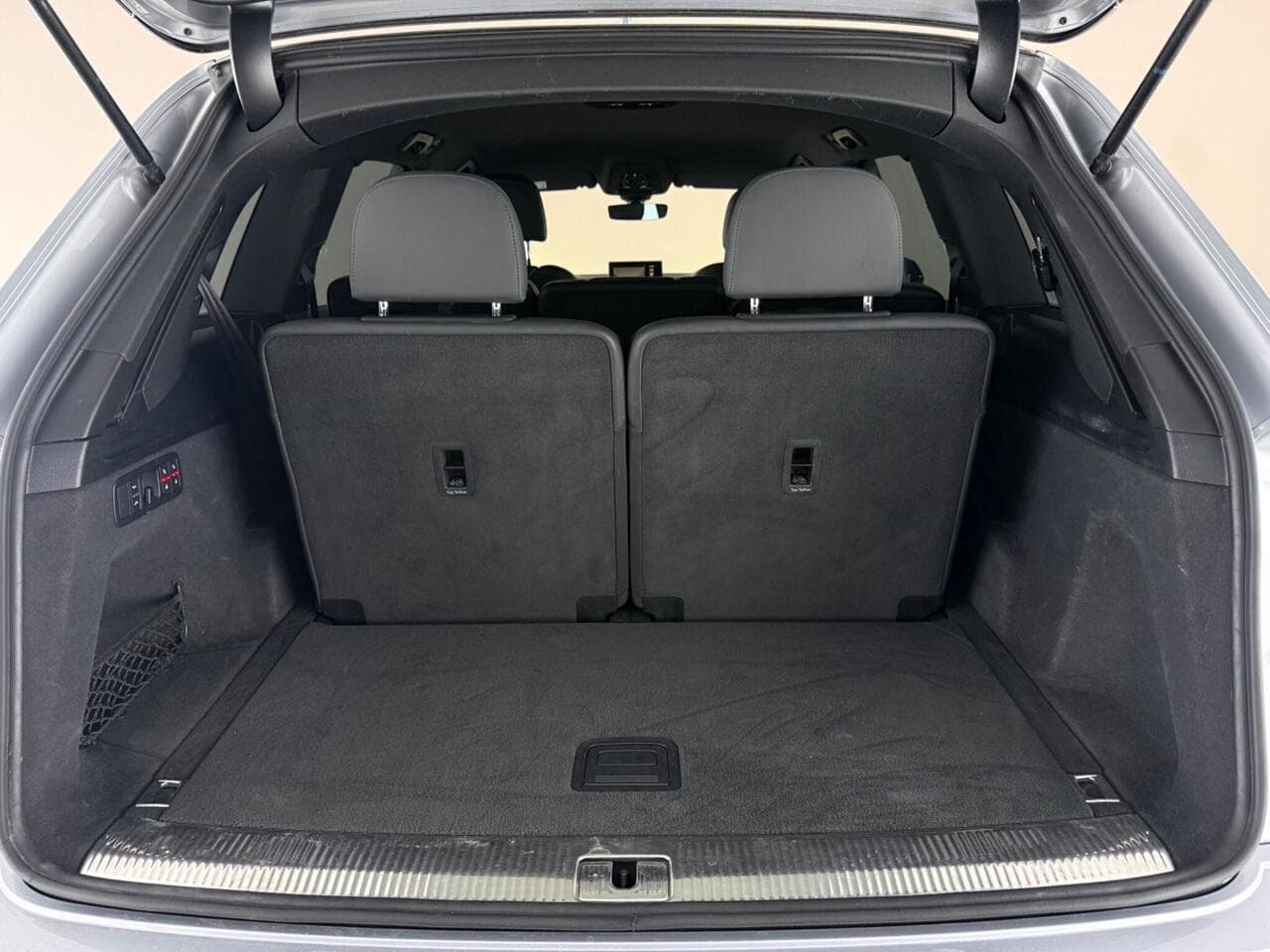 Audi Q7 thumbnail Boot