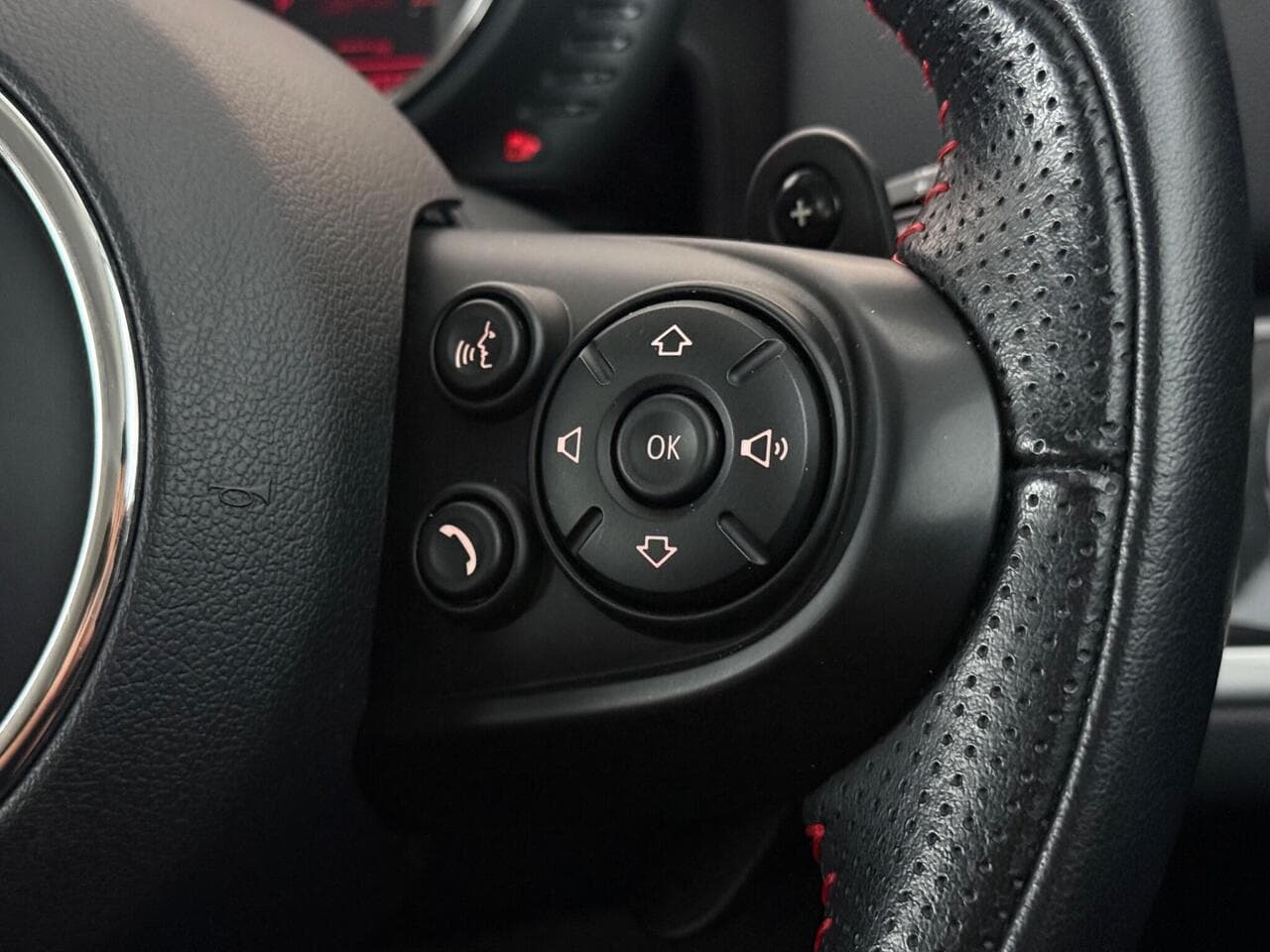 MINI Countryman thumbnail Misc Controls