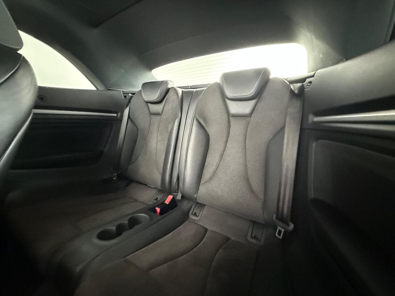 Audi A3 Cabriolet thumbnail Seats Rear