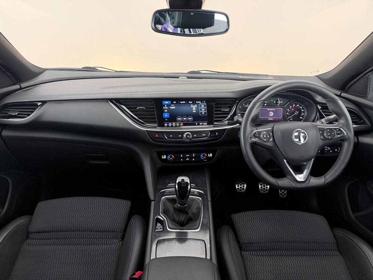 Vauxhall Insignia thumbnail Interior Front
