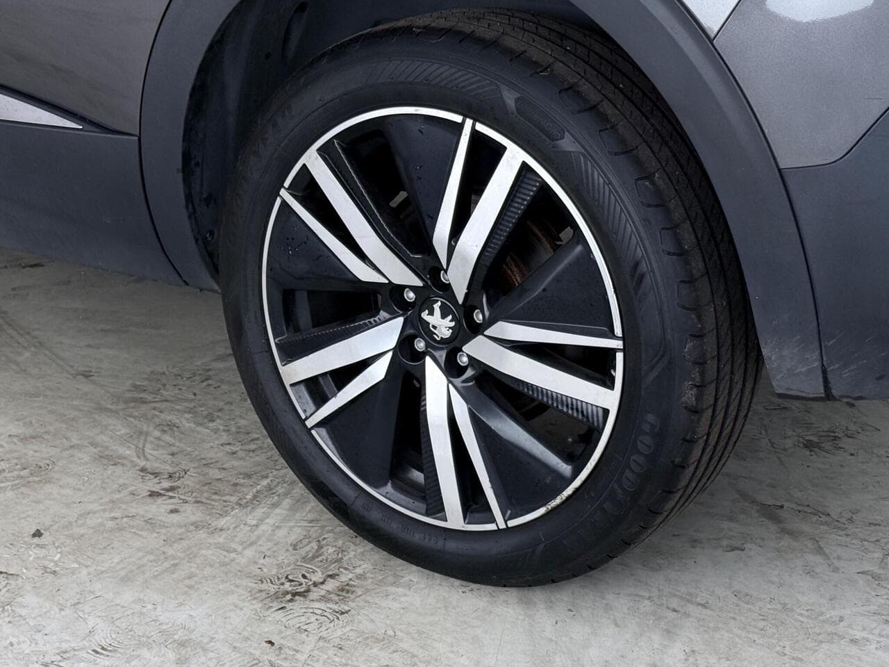 Peugeot 5008 thumbnail Wheel