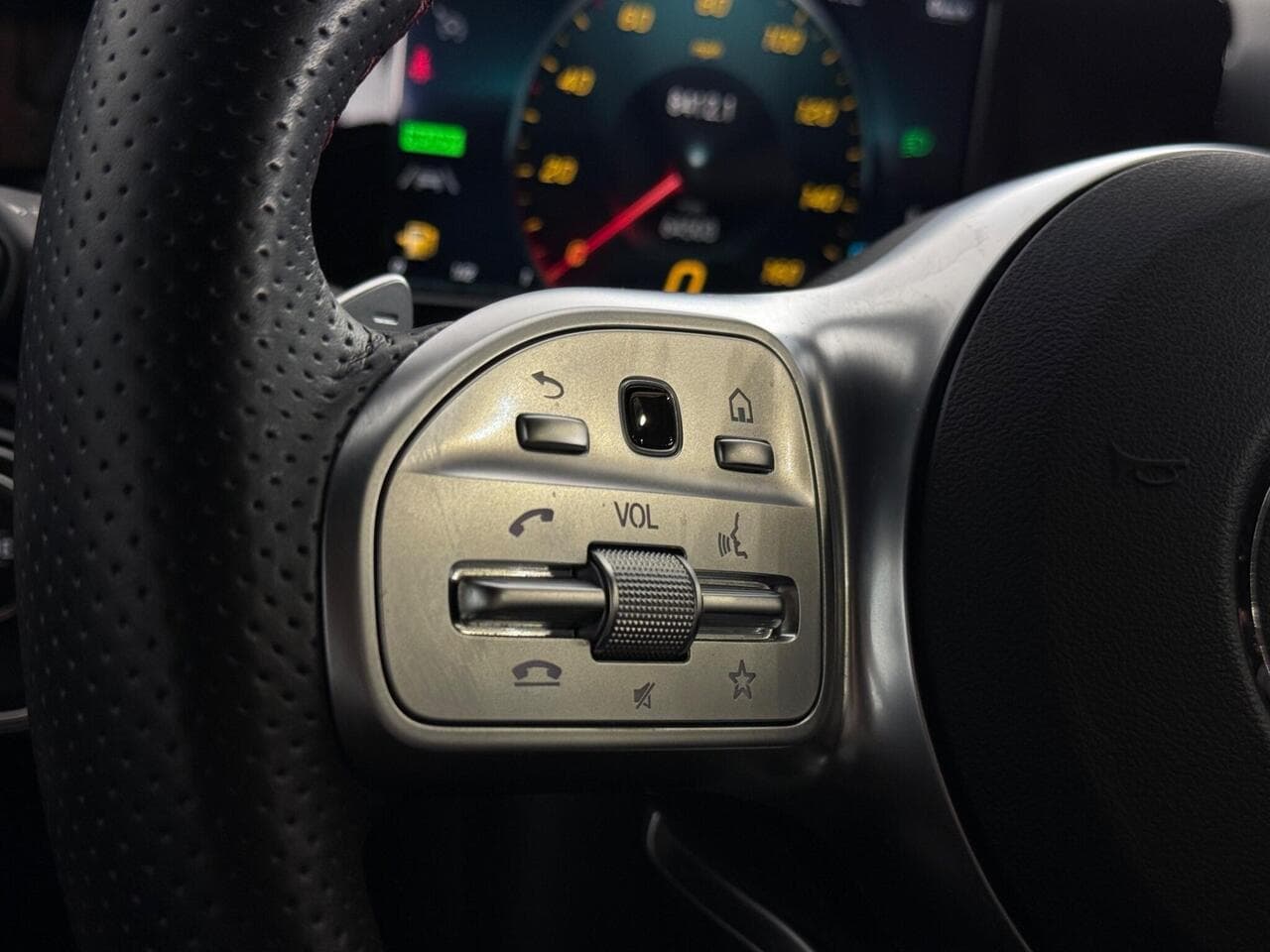 Mercedes-Benz A Class thumbnail Misc Controls