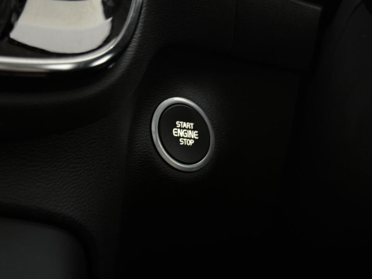 Volvo XC40 thumbnail Misc Controls