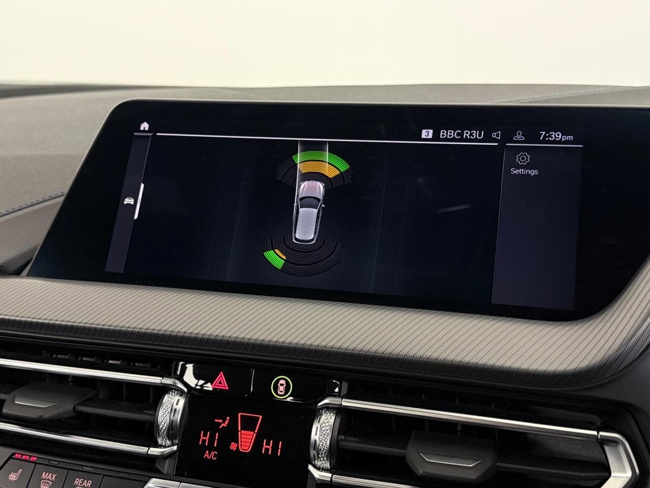 BMW 1 Series thumbnail Infotainment System