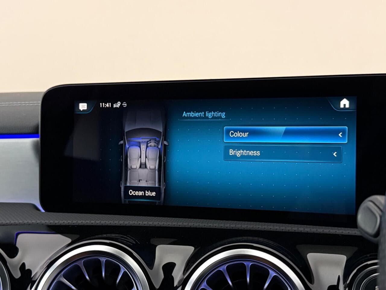 Mercedes-Benz CLA thumbnail Infotainment System