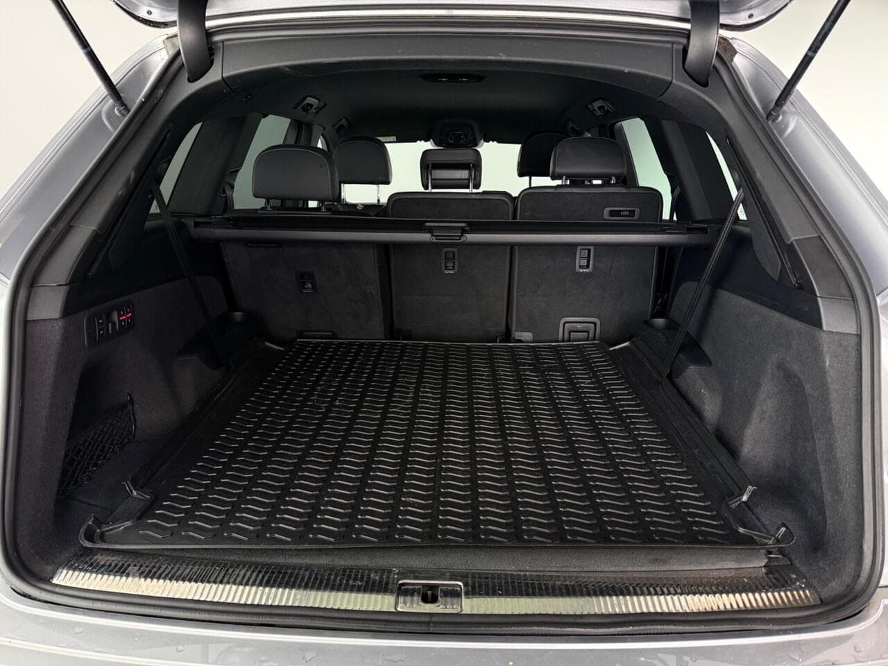 Audi Q7 thumbnail Boot