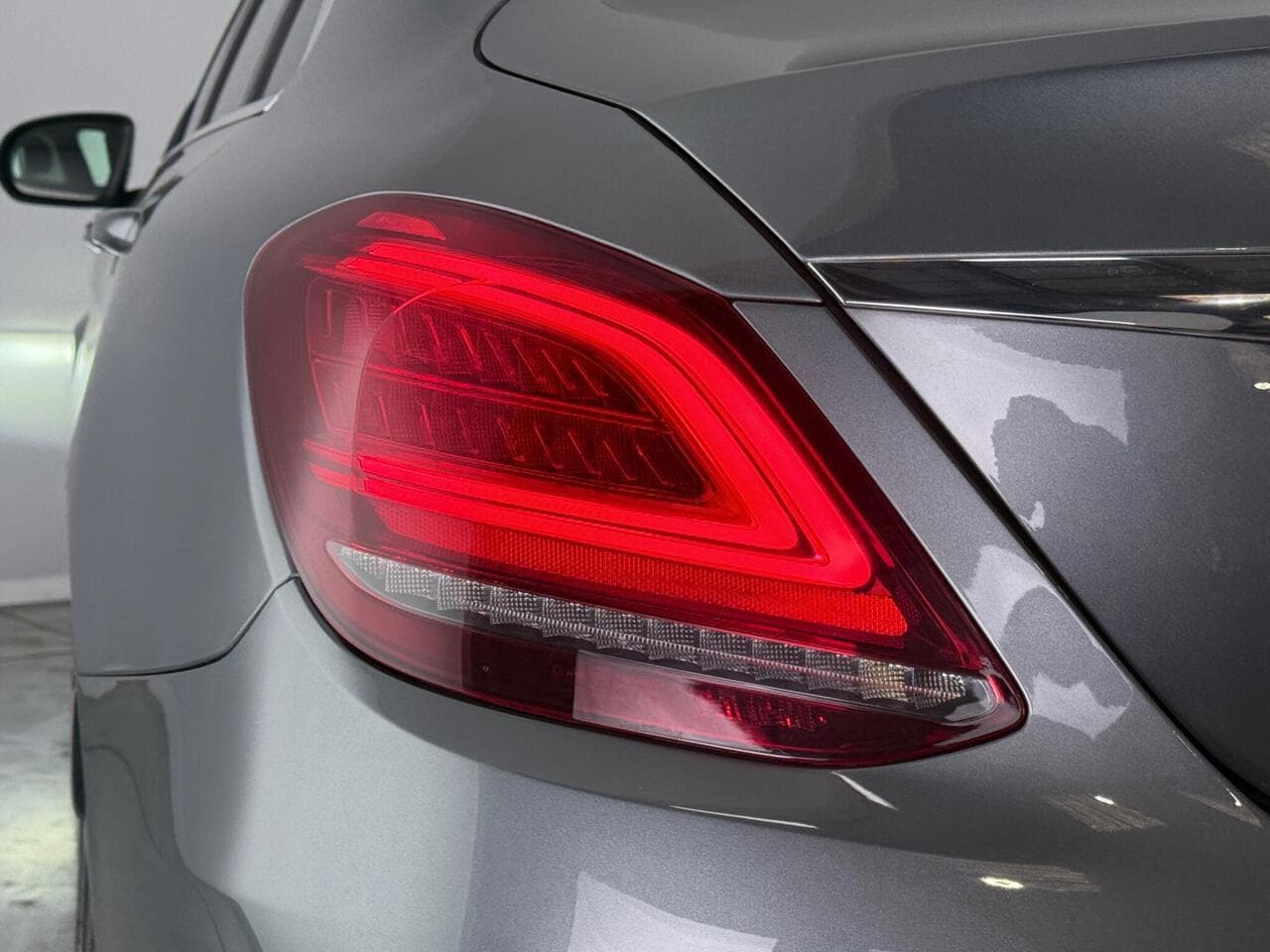 Mercedes-Benz C Class thumbnail Lights Rear