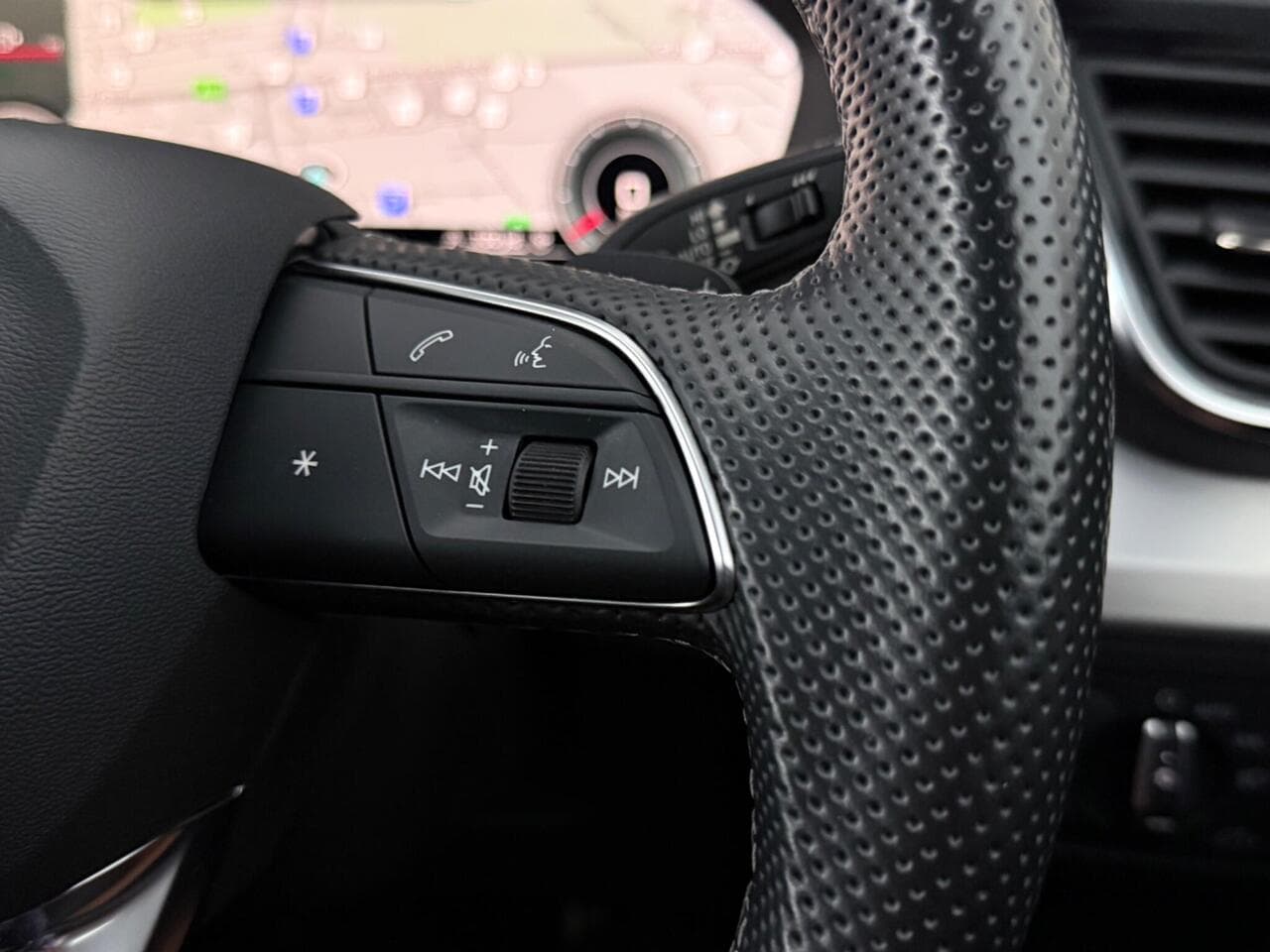 Audi Q5 thumbnail Misc Controls