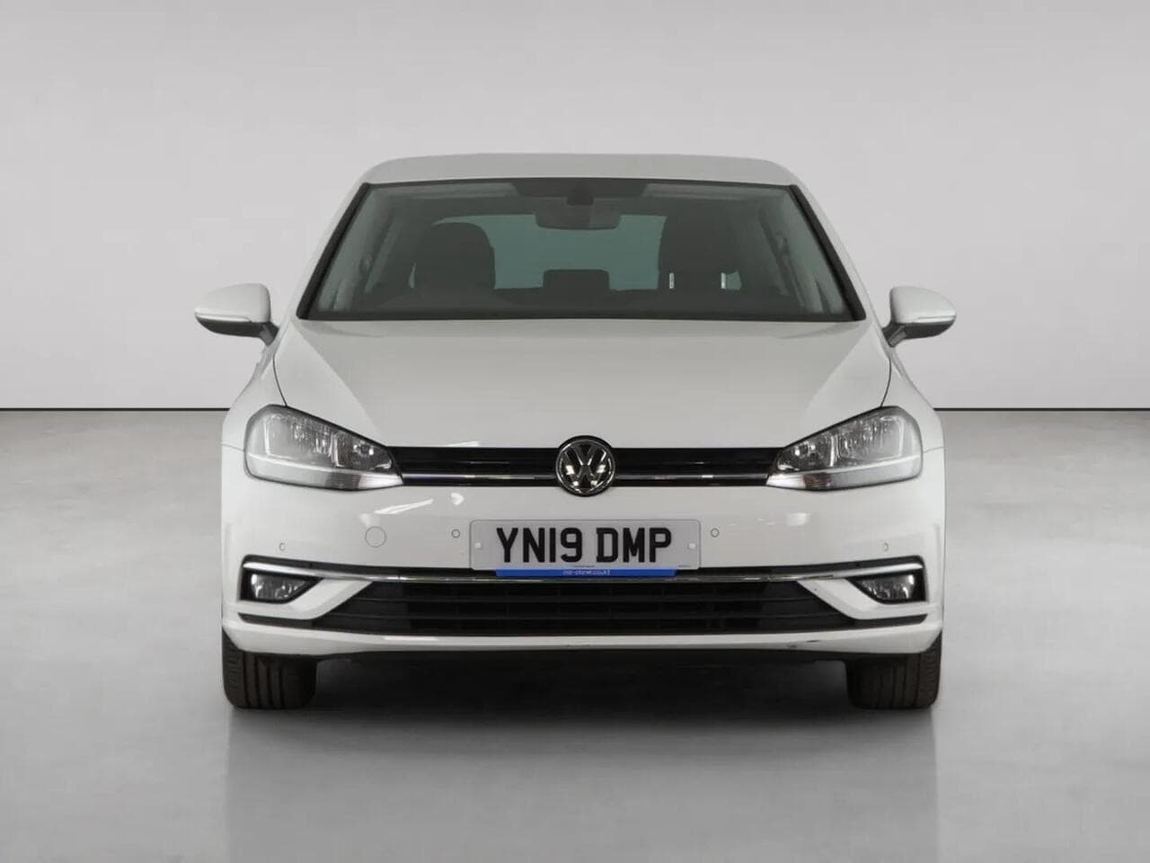 Volkswagen Golf thumbnail Front