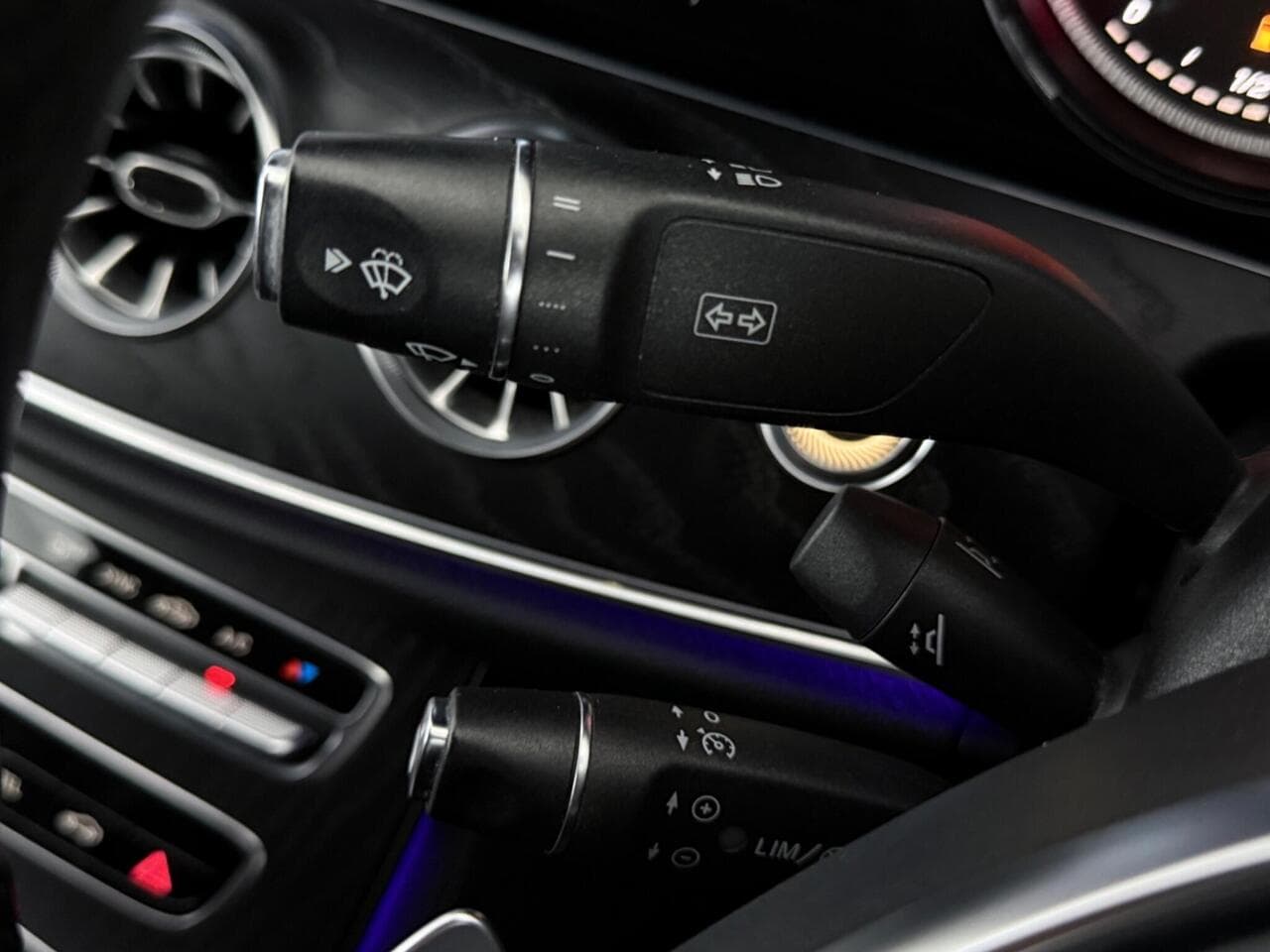 Mercedes-Benz E Class thumbnail Misc Controls