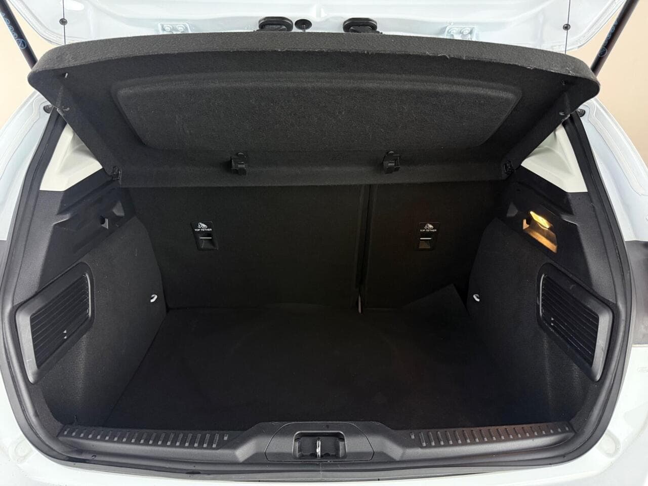 Ford Focus thumbnail Boot