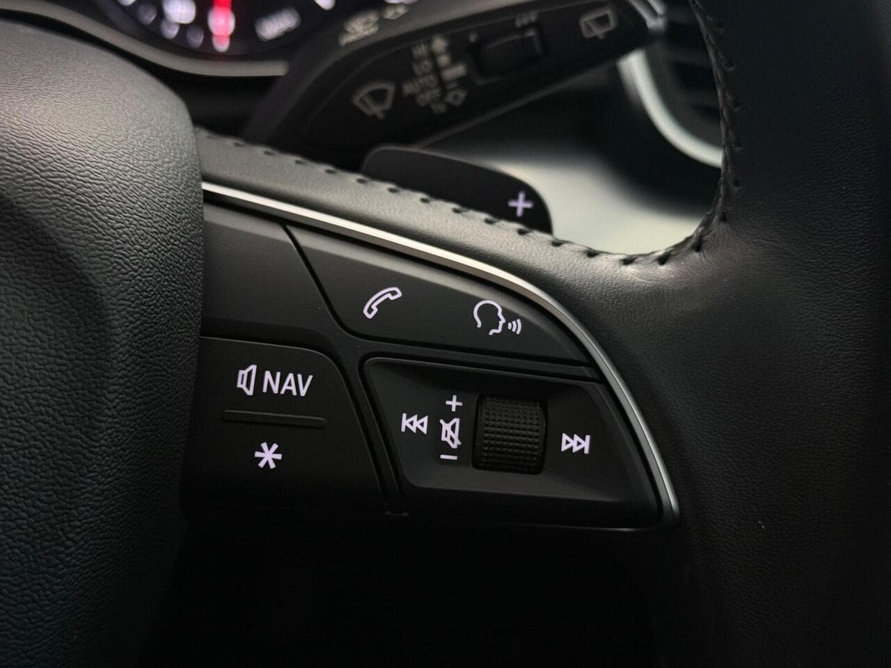Audi Q5 thumbnail Misc Controls